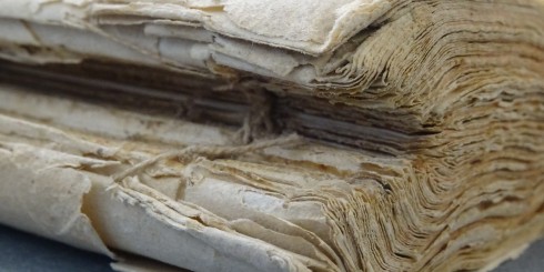 Imagem de livro de atas antes do restauro Imagem de livro de atas antes do restauro